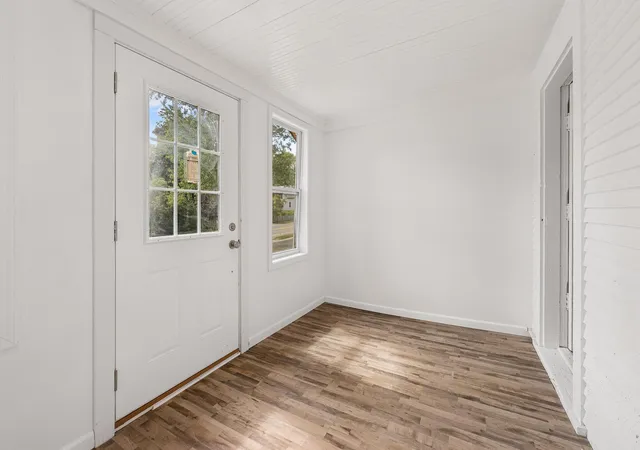 Photo 2 of Single family home for sale at 2715 17th Avenue E, Saint Paul, MN 55109 | MLS# 7139517 | Listing updated on 2026-09-06