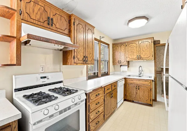 Photo 2 of Sale Pending at 4044 31st Avenue S, Minneapolis, MN 55406 | MLS# 7139519 | Listing updated on 2026-09-30