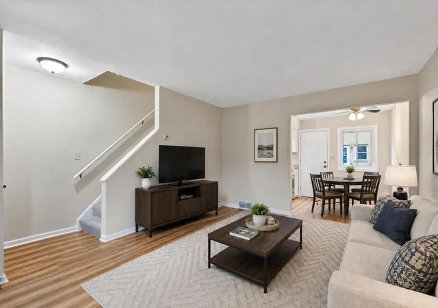 Photo 2 of Single family home for sale at 226 Minnesota St S, Shakopee, MN 55379 | MLS# 7139520 | Listing updated on 2026-09-19
