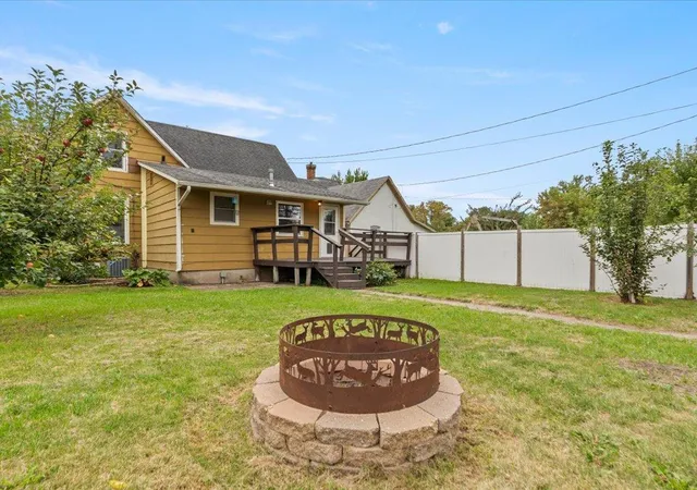 Photo 3 of Single family home for sale at 1505 Pine St, Brainerd, MN 56401 | MLS# 7139533 | Listing updated on 2026-10-08