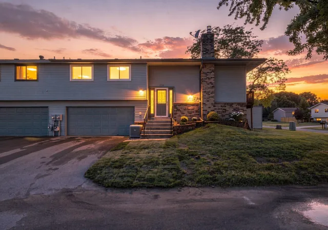 Photo 3 of Single family home for sale at 1716 Woodgate Ln, Saint Paul, MN 55122 | MLS# 7139536 | Listing updated on 2026-10-14