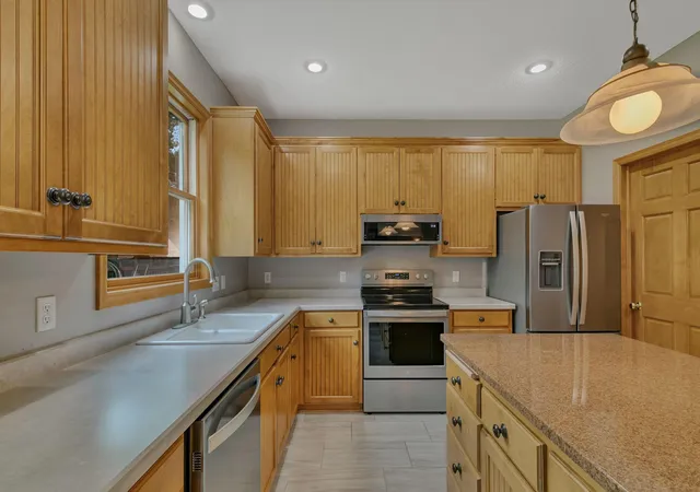 Photo 4 of Single family home for sale at 1210 Millstone Ct, Saint Cloud, MN 56303 | MLS# 7139573 | Listing updated on 2026-09-13