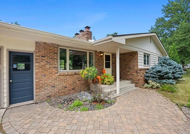 Photo 3 of Single family home for sale at 475 Riverside St, Mora, MN 55051 | MLS# 7139592 | Listing updated on 2026-10-07