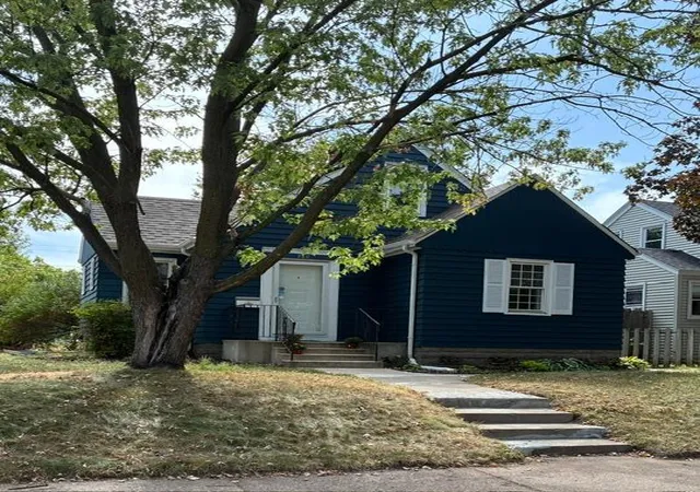 Photo 2 of Single family home for sale at 380 Magnolia Ave E, Saint Paul, MN 55130 | MLS# 7139598 | Listing updated on 2026-09-13