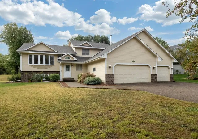 Photo 1 of Sale Pending at 2613 Kennelly Pl, Burnsville, MN 55337 | MLS# 7139623 | Listing updated on 2026-10-07