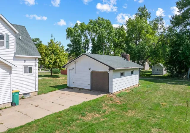 Photo 3 of Single family home for sale at 303 S Brook St, Hendricks, MN 56136 | MLS# 7139624 | Listing updated on 2026-09-22
