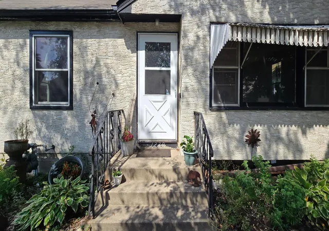 Photo 3 of Sale Pending at 1229 7th Street E, Saint Paul, MN 55106 | MLS# 7139646 | Listing updated on 2026-10-20