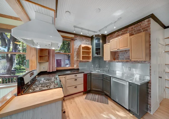 Photo 2 of Single family home for sale at 110 Winifred St W, Saint Paul, MN 55107 | MLS# 7139678 | Listing updated on 2026-10-09