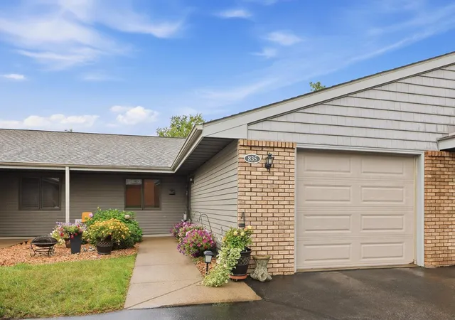 Photo 2 of Condo for sale at 835 Cedar Ct #9C, New Richmond, WI 54017 | MLS# 7139686 | Listing updated on 2026-09-16