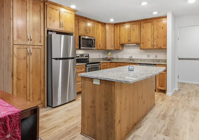 Listing Photo 5 - Condo for sale in building located at 835 Cedar Ct, New Richmond, WI 54017 - Unit #9C