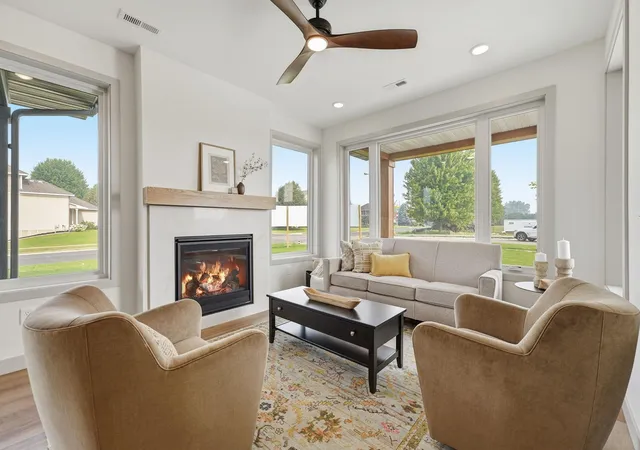 Photo 2 of Townhouse for sale at 16303 Esprit Ct, Lakeville, MN 55044 | MLS# 7139712 | Listing updated on 2026-10-01
