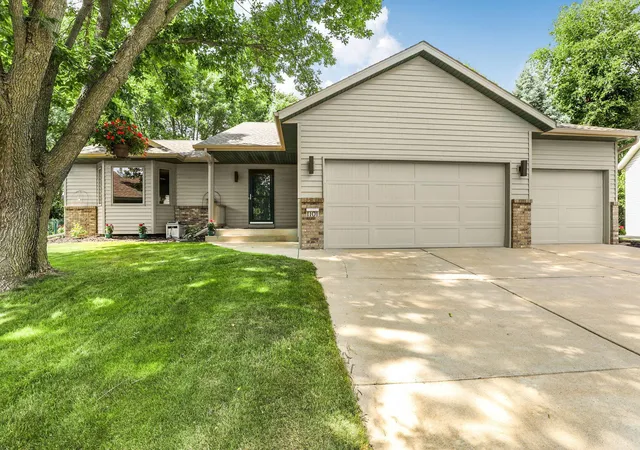 Photo 1 of Single family home for sale at 1101 Summit Way, Sauk Rapids, MN 56379 | MLS# 7139717 | Listing updated on 2026-10-07