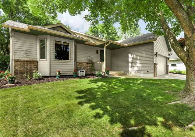 Photo 2 of Single family home for sale at 1101 Summit Way, Sauk Rapids, MN 56379 | MLS# 7139717 | Listing updated on 2026-10-07