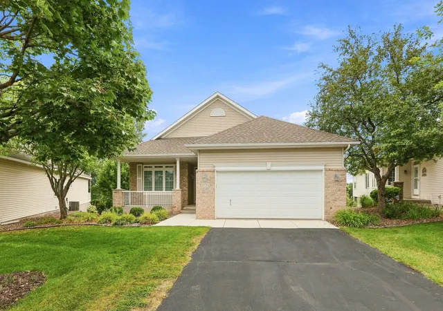 Photo 2 of Single family home for sale at 3721 Crossridge Way, Rosemount, MN 55068 | MLS# 7139737 | Listing updated on 2026-09-13
