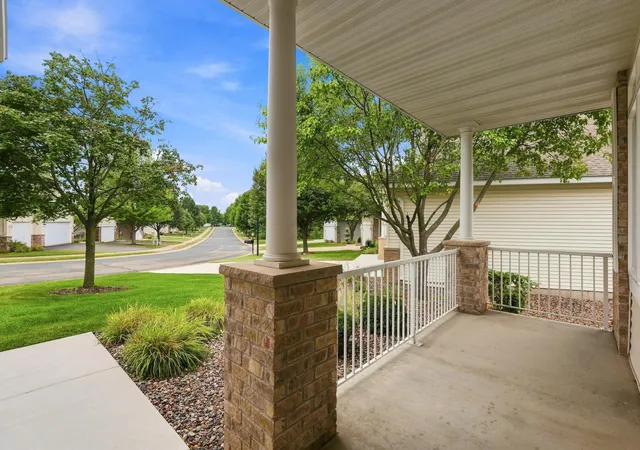 Photo 3 of Single family home for sale at 3721 Crossridge Way, Rosemount, MN 55068 | MLS# 7139737 | Listing updated on 2026-09-13