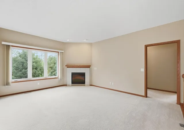 Photo 4 of Single family home for sale at 3721 Crossridge Way, Rosemount, MN 55068 | MLS# 7139737 | Listing updated on 2026-09-23