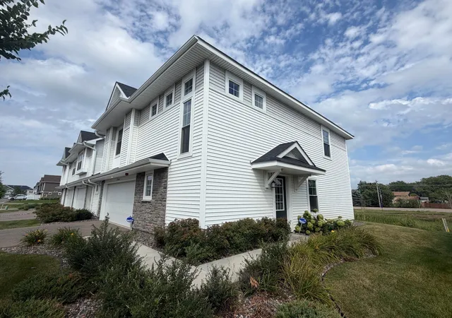 Photo 2 of Single family home for sale at 21820 Wisteria Way, Farmington, MN 55024 | MLS# 7139762 | Listing updated on 2026-09-06