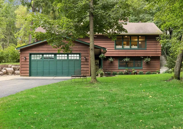 Photo 1 of Single family home for sale at 16609 Hidden Valley Rd, Minnetonka, MN 55345 | MLS# 7139769 | Listing updated on 2026-09-15