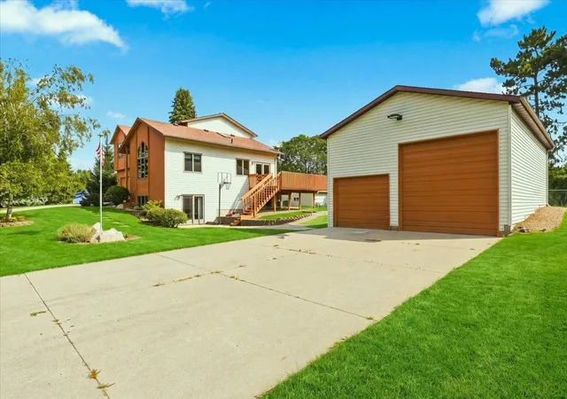 Photo 3 of Single family home for sale at 8006 Cooper Ave, Inver Grove Heights, MN 55076 | MLS# 7139836 | Listing updated on 2026-09-22