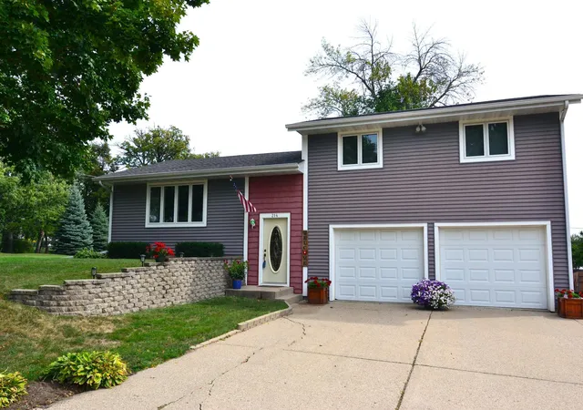 Photo 1 of Single family home for sale at 214 5th Avenue Nw, Lonsdale, MN 55046 | MLS# 7139866 | Listing updated on 2026-09-14
