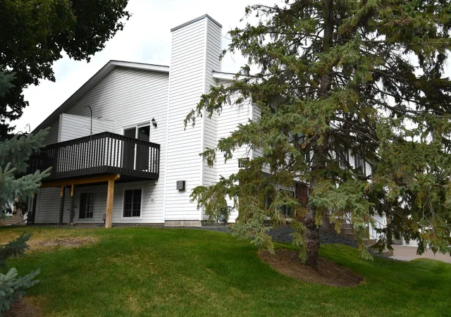 Photo 2 of Single family home for sale at 1929 Bielenberg Dr, Saint Paul, MN 55125 | MLS# 7139919 | Listing updated on 2026-10-06
