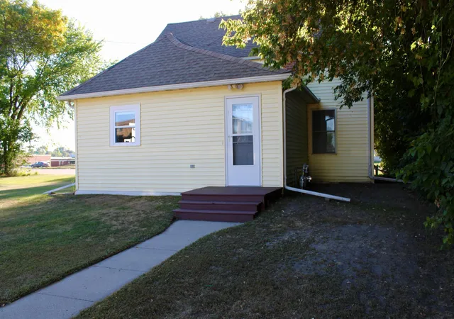 Photo 2 of Single family home for sale at 105 Hamilton Ave NE, Red Lake Falls, MN 56750 | MLS# 7139927 | Listing updated on 2026-09-08