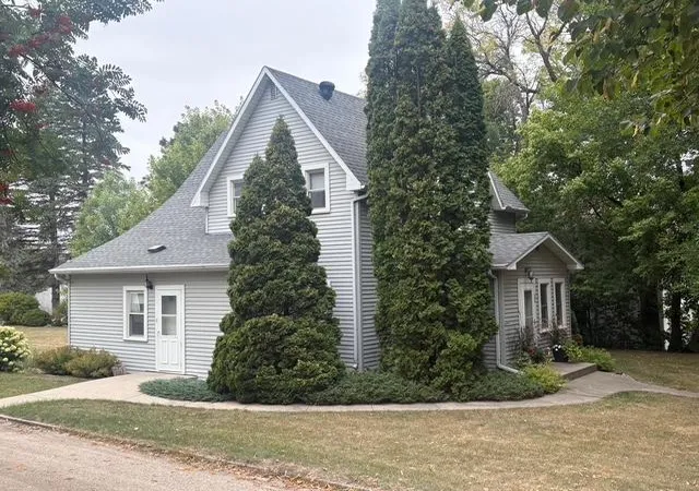 Photo 2 of Single family home for sale at 308 4th Street Se, Pelican Rapids, MN 56572 | MLS# 7139957 | Listing updated on 2026-10-08