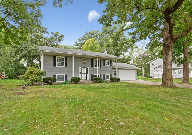 Photo 2 of Single family home for sale at 40499 520th Street, North Mankato, MN 56003 | MLS# 7139961 | Listing updated on 2026-09-17