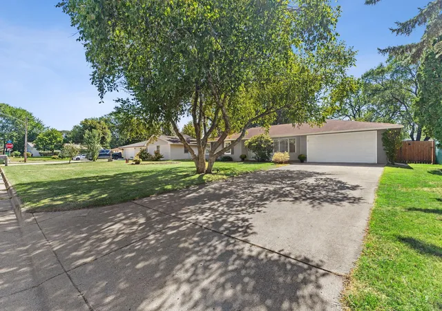 Photo 3 of Single family home for sale at 358 Rosedale Rd Ne, Minneapolis, MN 55432 | MLS# 7139981 | Listing updated on 2026-09-17