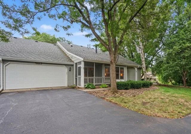 Photo 2 of Single family home for sale at 7778 Glenda Ct, Saint Paul, MN 55124 | MLS# 7139988 | Listing updated on 2026-09-29