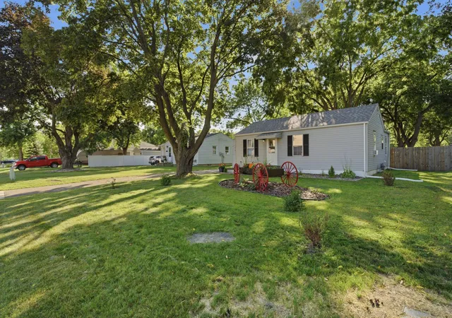 Photo 2 of Single family home for sale at 1416 6th Street Sw, Willmar, MN 56201 | MLS# 7139990 | Listing updated on 2026-10-06