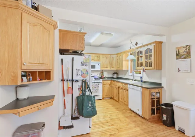 Photo 4 of Single family home for sale at 406 Gunn St, Coleraine, MN 55722 | MLS# 7139996 | Listing updated on 2026-09-28