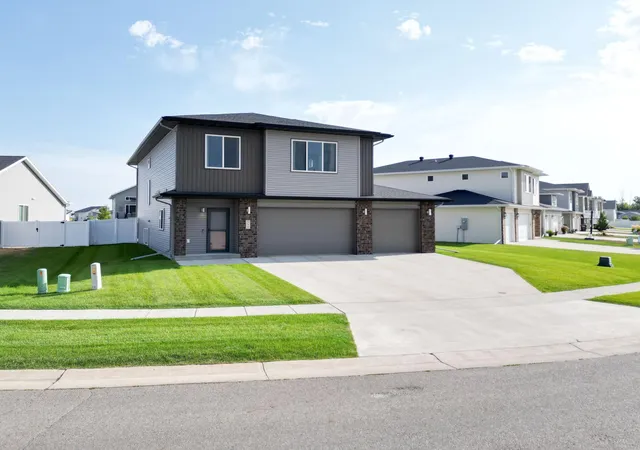 Photo 2 of Single family home for sale at 818 Albert Dr W, West Fargo, ND 58078 | MLS# 7140005 | Listing updated on 2026-09-18
