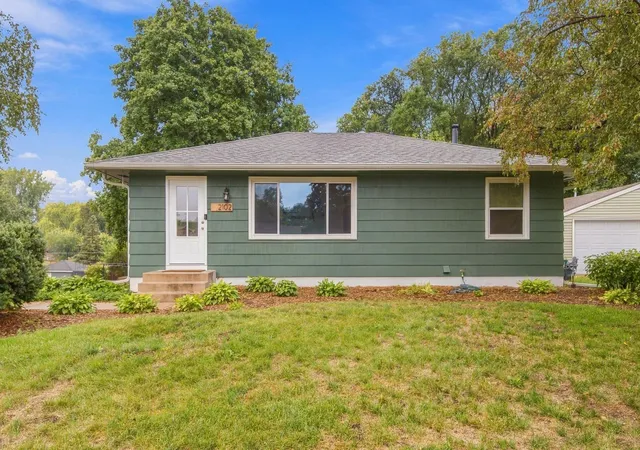 Photo 2 of Single family home for sale at 2102 Opal Dr, Saint Paul, MN 55122 | MLS# 7140009 | Listing updated on 2026-09-18