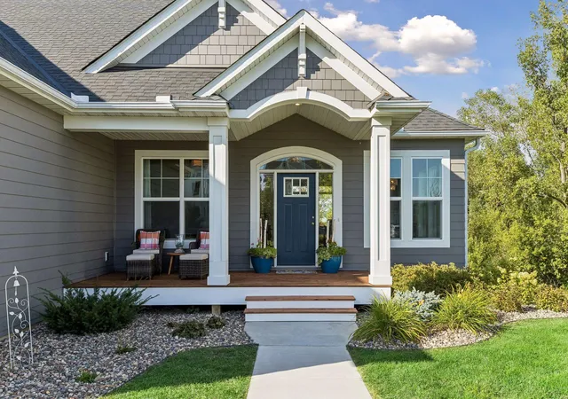 Photo 2 of Sale Pending at 9578 8th Street N, Lake Elmo, MN 55042 | MLS# 7140014 | Listing updated on 2026-09-29
