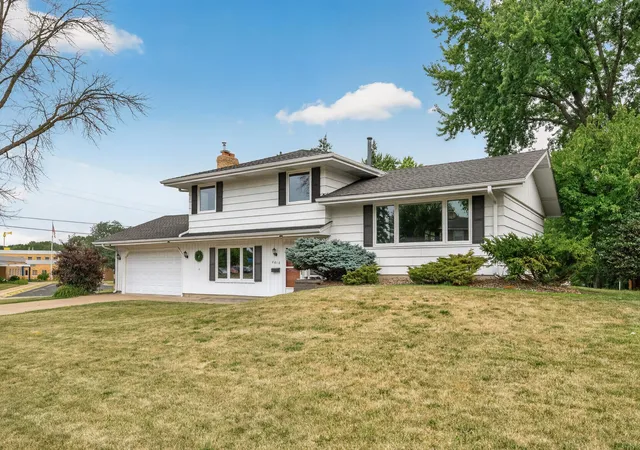 Photo 3 of Single family home for sale at 8616 34th Avenue N, Minneapolis, MN 55427 | MLS# 7140029 | Listing updated on 2026-09-08