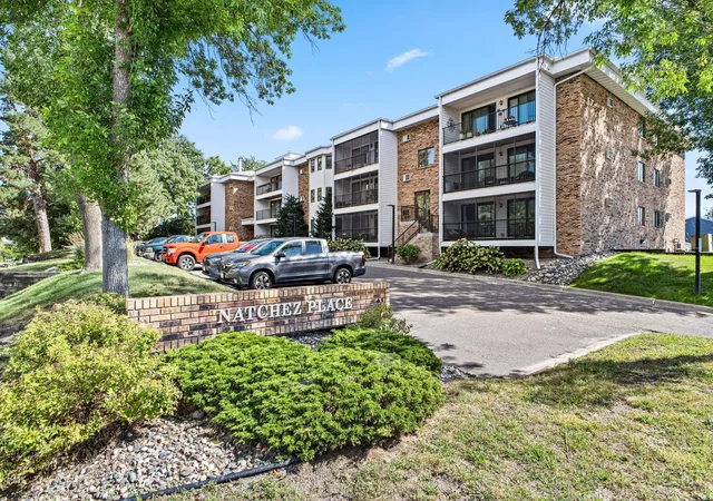 Listing Photo 5 - Condo for sale in building located at 4625 Minnetonka Blvd, St. Louis Park, MN 55416 - Unit #308