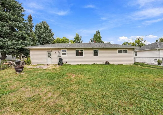 Photo 1 of Single family home for sale at 1022 1st Street N, Casselton, ND 58012 | MLS# 7140075 | Listing updated on 2026-09-14