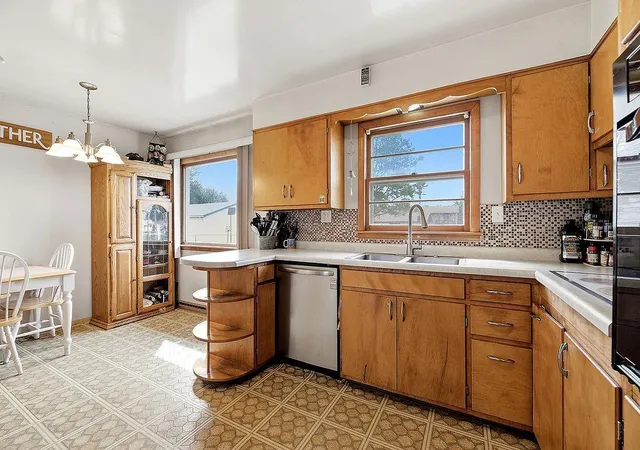 Photo 3 of Single family home for sale at 1022 1st Street N, Casselton, ND 58012 | MLS# 7140075 | Listing updated on 2026-09-14