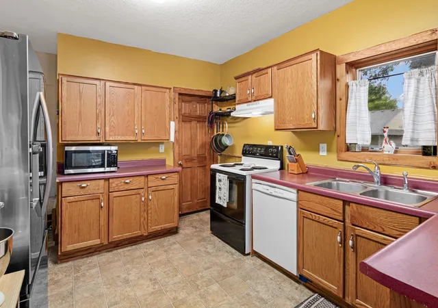 Photo 4 of Single family home for sale at 1104 Main St W, Silver Lake, MN 55381 | MLS# 7140095 | Listing updated on 2026-09-19