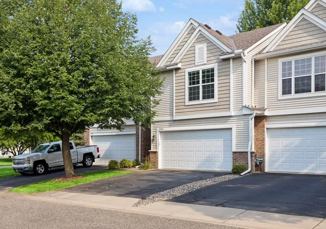 Photo 2 of Sale Pending at 2085 Saint Johns Ct, Saint Paul, MN 55129 | MLS# 7140124 | Listing updated on 2026-10-04