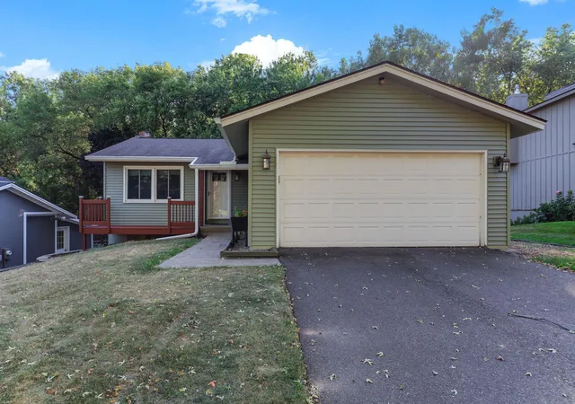 Photo 1 of Single family home for sale at 7064 Springhill Cir, Eden Prairie, MN 55346 | MLS# 7140144 | Listing updated on 2026-09-30