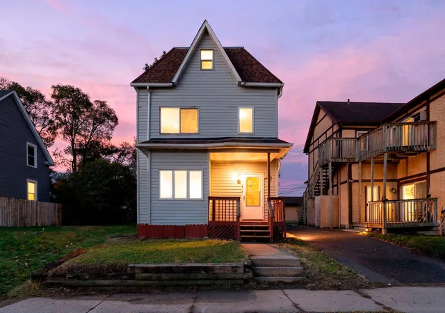 Photo 1 of Sale Pending at 1066 Ross Ave, Saint Paul, MN 55106 | MLS# 7140145 | Listing updated on 2026-10-28