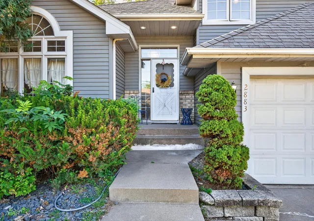 Photo 2 of Single family home for sale at 2883 Duluth St, Saint Paul, MN 55109 | MLS# 7140162 | Listing updated on 2026-10-08