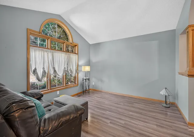 Photo 4 of Single family home for sale at 2883 Duluth St, Saint Paul, MN 55109 | MLS# 7140162 | Listing updated on 2026-10-08