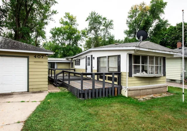 Photo 1 of Sale Pending at 407 W Oak St, Osakis, MN 56360 | MLS# 7140184 | Listing updated on 2026-09-29