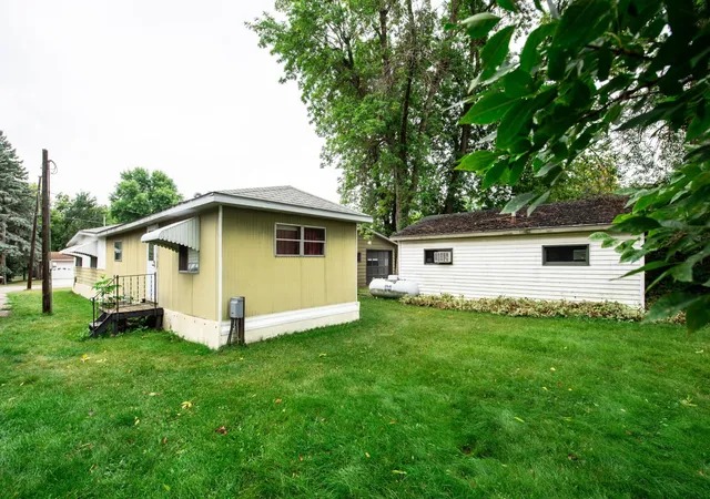 Photo 3 of Sale Pending at 407 W Oak St, Osakis, MN 56360 | MLS# 7140184 | Listing updated on 2026-09-29