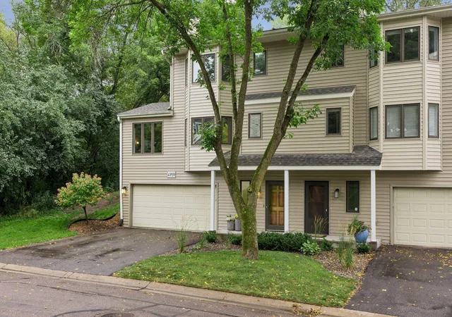 Photo 3 of Sale Pending at 4959 W End Ln, Minnetonka, MN 55345 | MLS# 7140185 | Listing updated on 2026-10-14