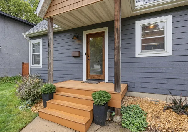 Photo 3 of Single family home for sale at 313 Vincent Ave N, Minneapolis, MN 55405 | MLS# 7140191 | Listing updated on 2026-09-21