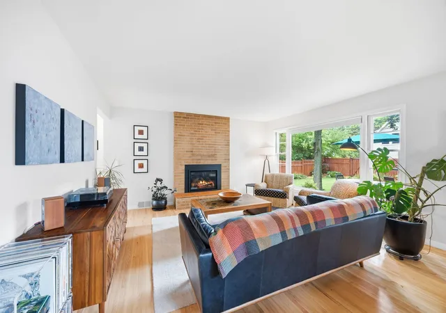 Photo 3 of Single family home for sale at 313 Vincent Ave N, Minneapolis, MN 55405 | MLS# 7140191 | Listing updated on 2026-09-21
